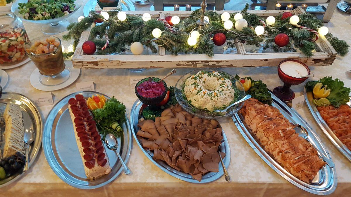 Oppikokin joulubuffeepöytä 2018
