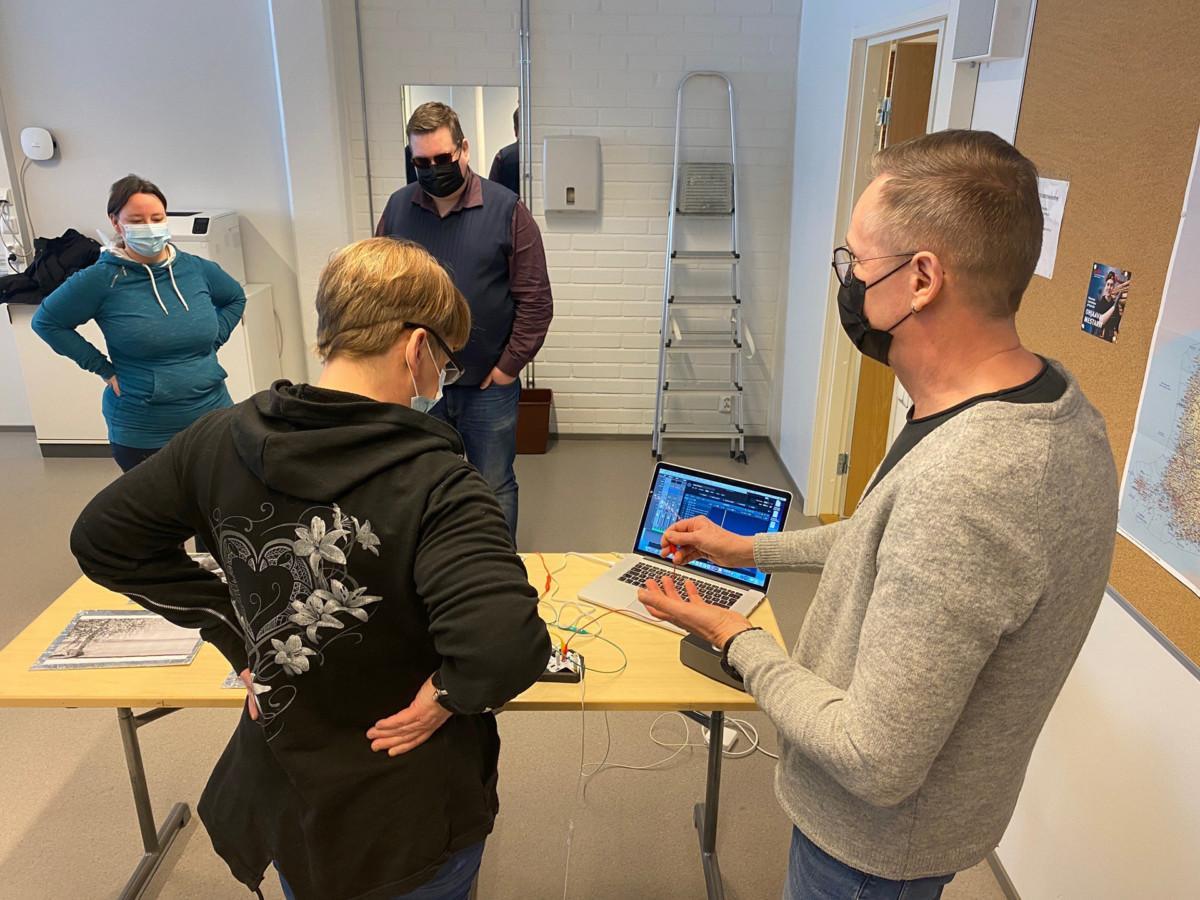 Aistiseinä